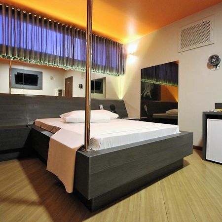 Status Motel 벨루오리존치 외부 사진
