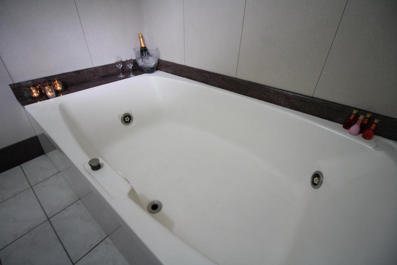 Status Motel 벨루오리존치 외부 사진